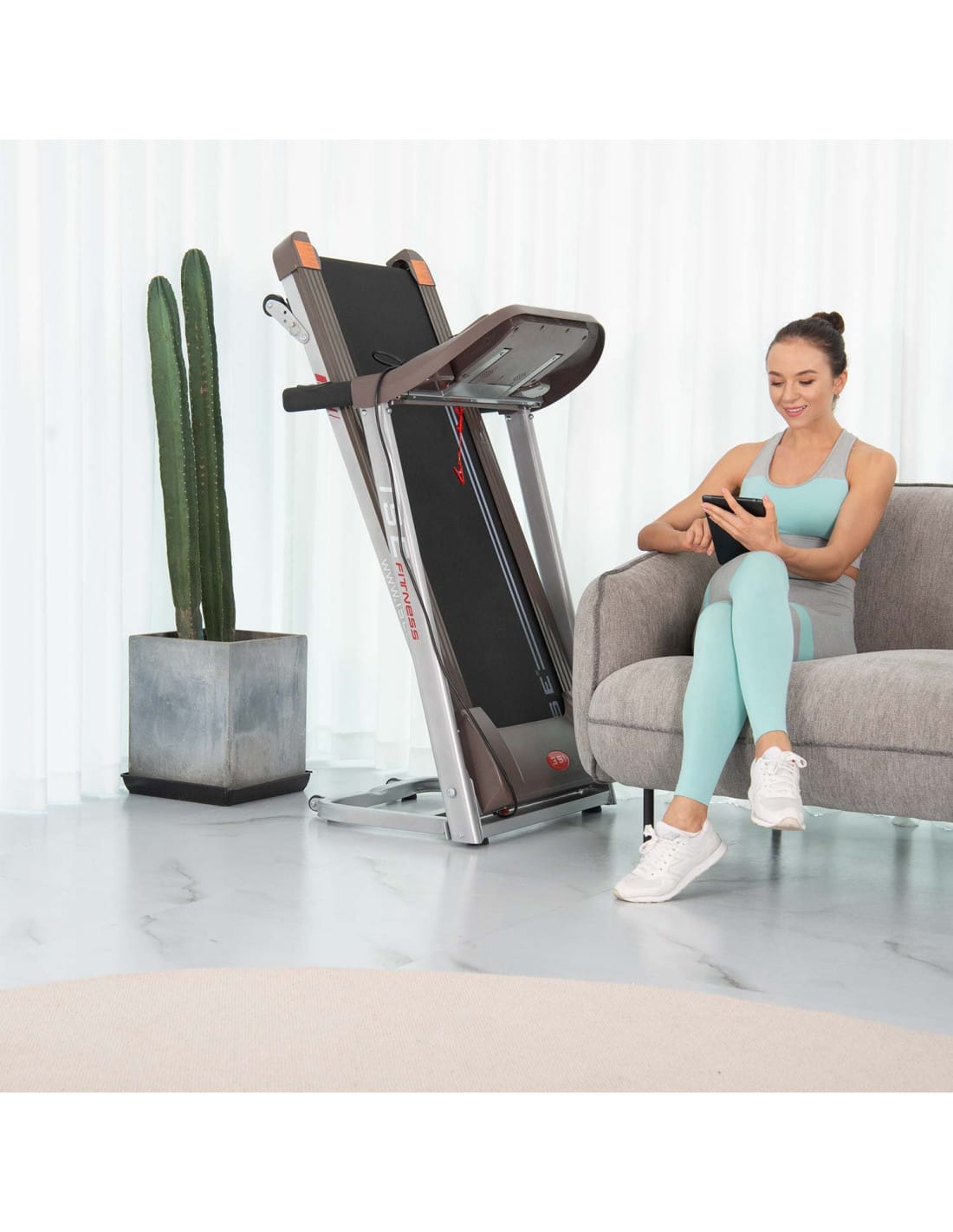Automatic Foldable Treadmill with Incline and Heart Monitor