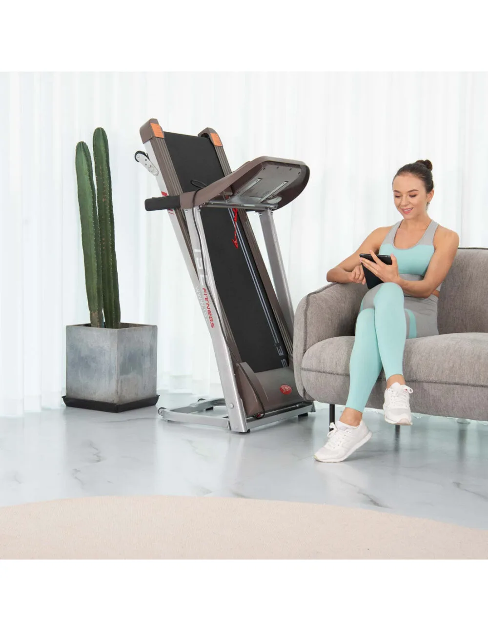 Automatic Foldable Treadmill with Incline and Heart Monitor - Image 10